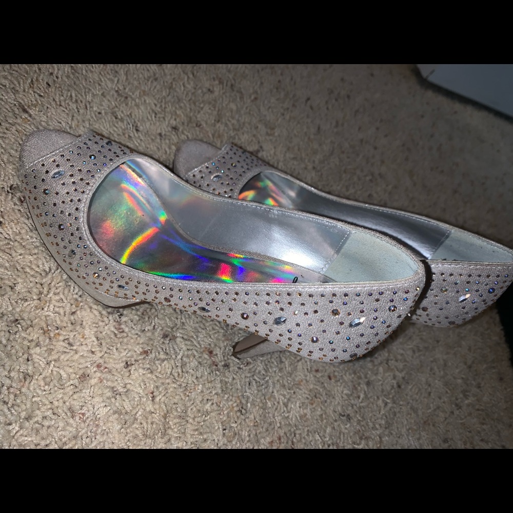Silver/Gold heels with assent stones